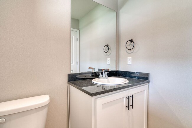 Building Photo - Brand New 3 Bedroom 2.5 Bathroom Springfie...