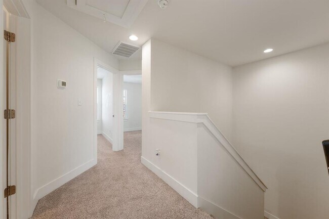 Building Photo - 603 White Steppe Way