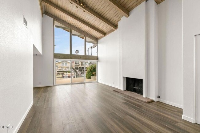 Building Photo - 2957 Seaview Ave