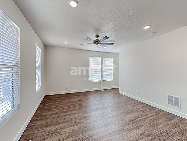 Building Photo - 6026 S Jordan Pkwy W