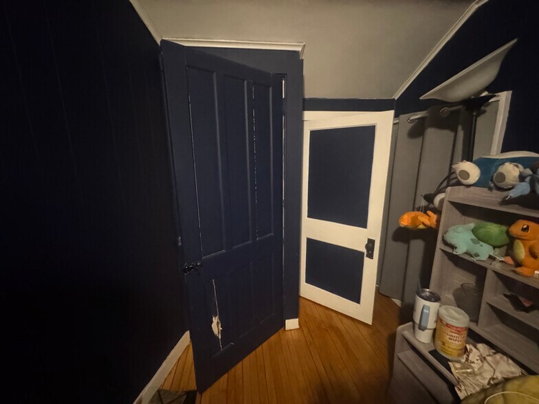 Building Photo - 35 Sherman Ave