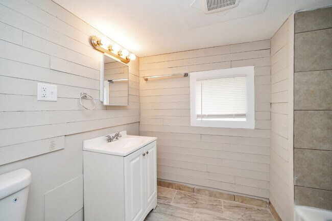 Building Photo - Fully Renovated 3BR/2BA Home in Pell City ...