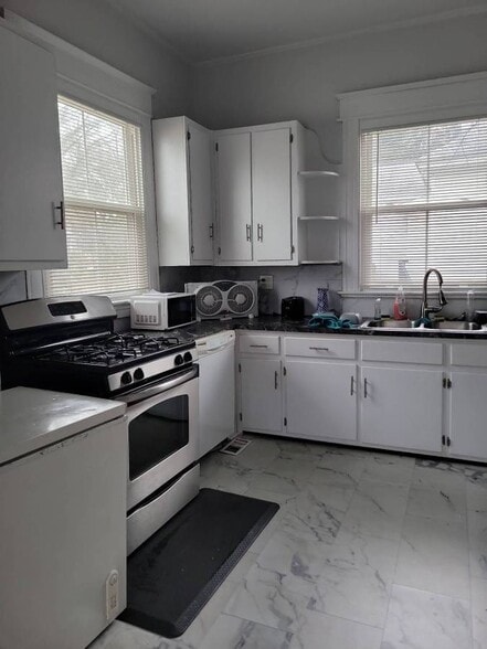 Building Photo - 315 Park Ave