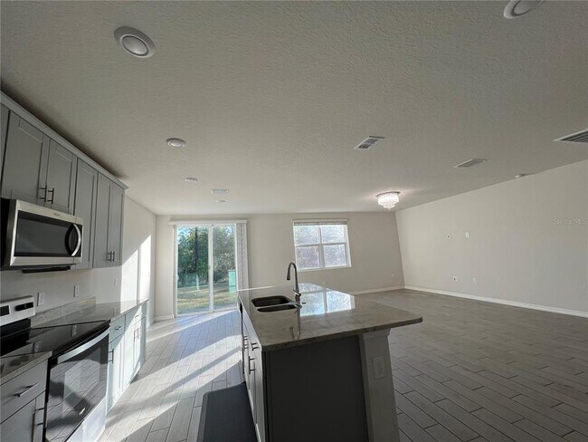 Building Photo - 17245 Cagan Crossings Blvd
