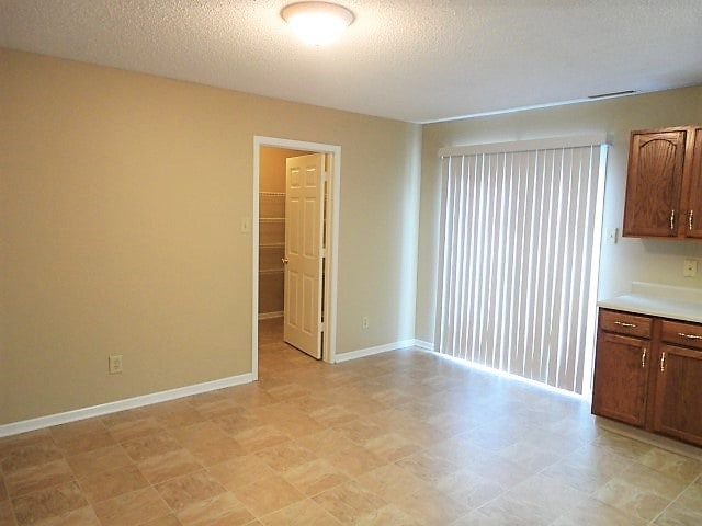 Building Photo - 13898 Meadow Lake Dr