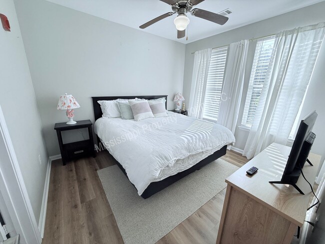 Building Photo - 3BR/3BA For Rent