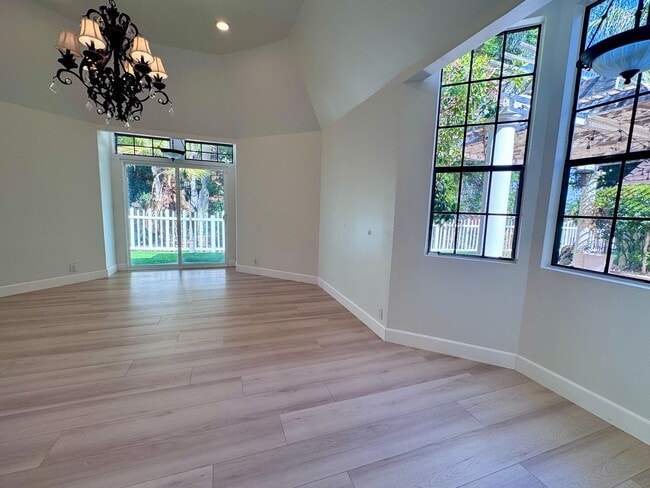 Building Photo - Beautifully remodeled 4 bedroom house in prime Woodland Hills Neighborhood