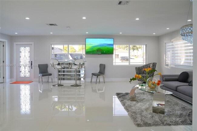 Building Photo - 17135 NW 87th Ave