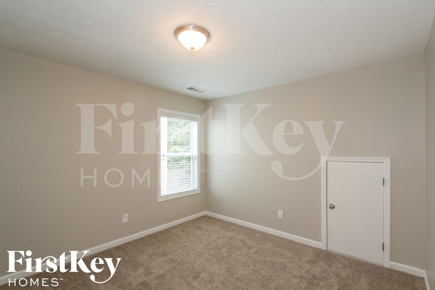 Building Photo - 1392 Alcovy Falls Dr SE