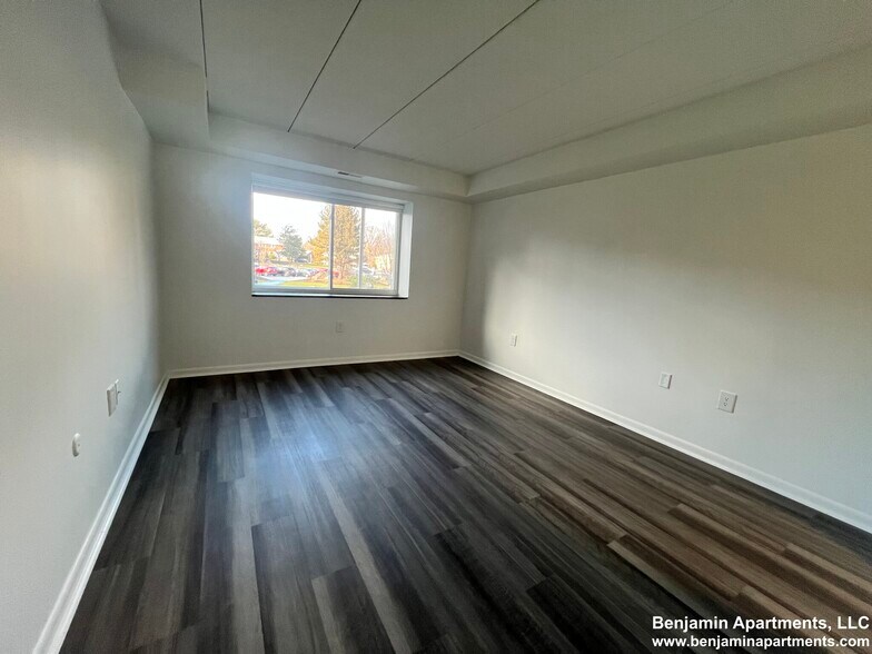 Building Photo - 51 Hill Rd