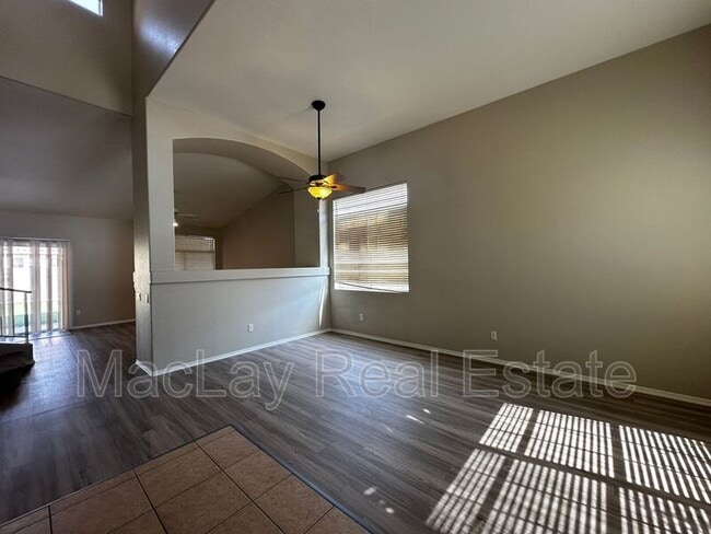 Building Photo - 971 S Meadows Dr