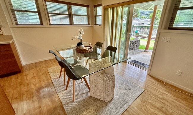 Building Photo - 3386 Manoa Rd