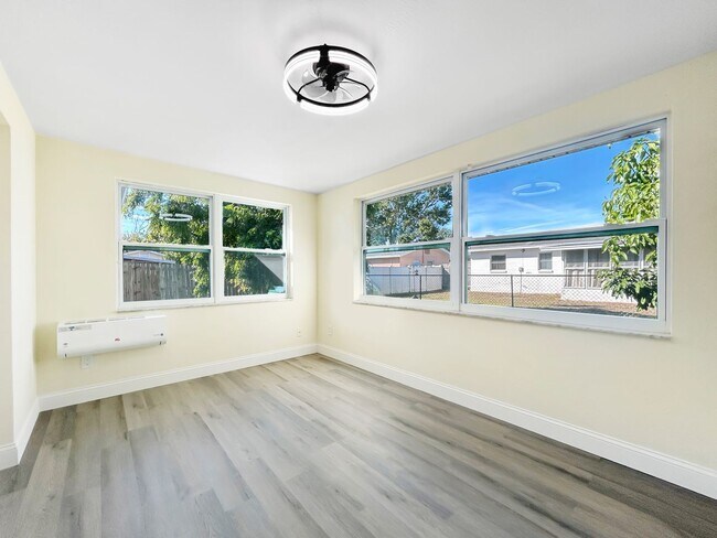 Building Photo - 9814 110th Ln N