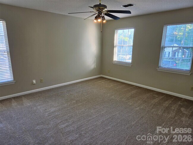 Building Photo - 5401 Groveton Ct