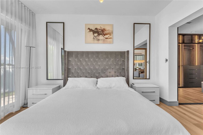 Building Photo - 21100 NE 25th Ct