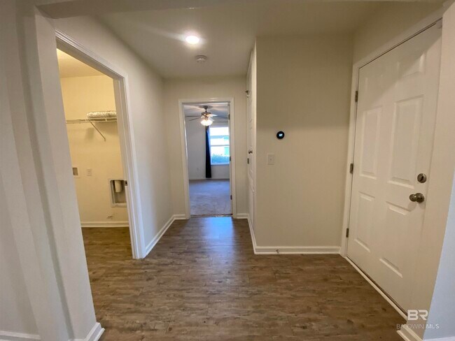 Building Photo - 10328 Shetland Dr