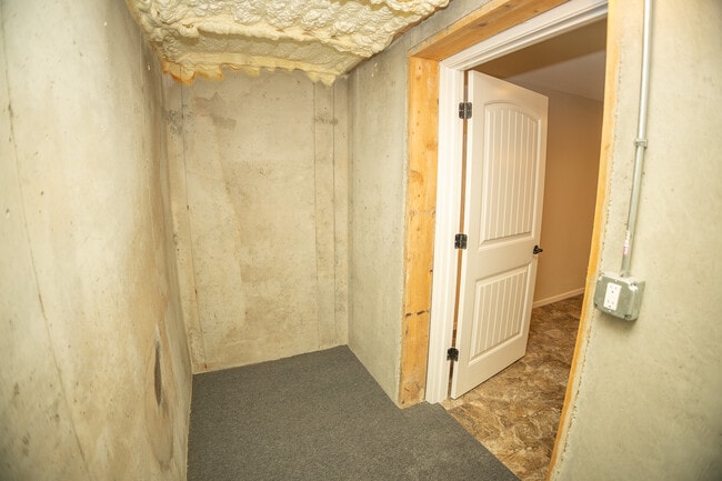 Building Photo - 4055 Westminister Dr