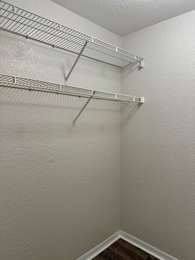 Building Photo - 7511 Seurat St