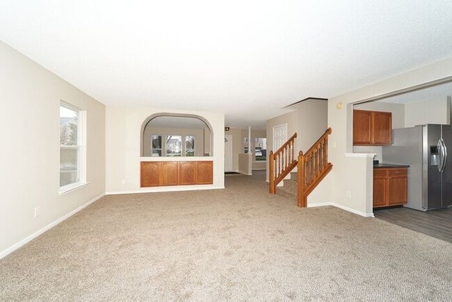 Building Photo - Large 4 Bedroom and Brownsburg Schools!