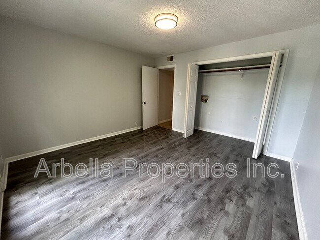 Building Photo - 103 Angeline Dr