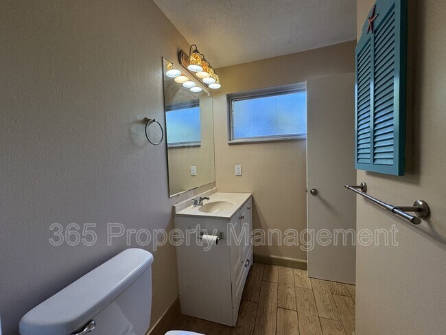 Building Photo - 2379 Conway Blvd