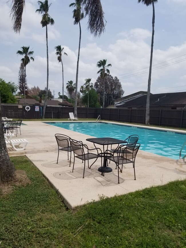 Use of Club heated pool - 810-3 Continental Dr