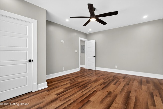 Building Photo - 1529 W Market St