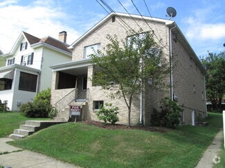 Building Photo - 318 Center Ave
