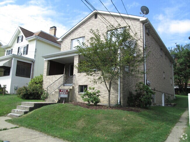 Building Photo - 318 Center Ave