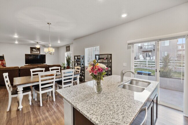 Building Photo - Beautiful 4-Bedroom Home on Blue Lunar Lan...