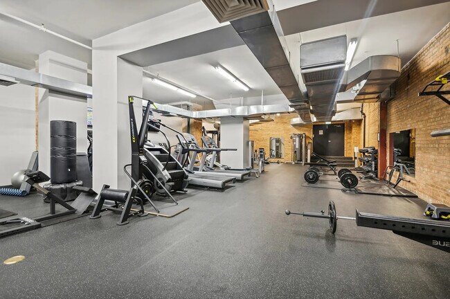 Building Photo - 525 W Superior St