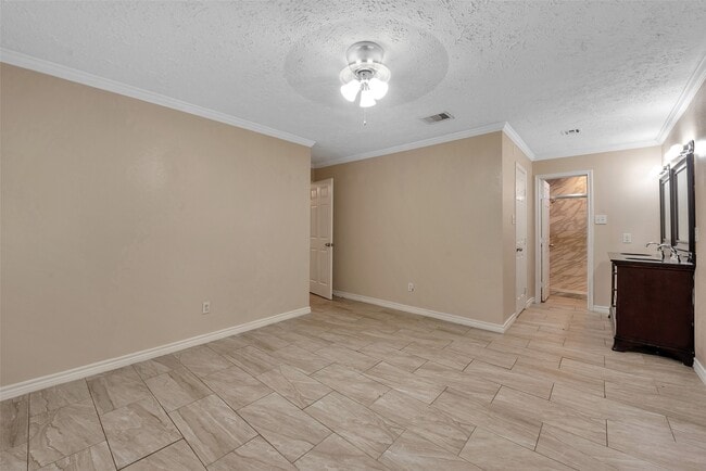 Building Photo - 25747 Timber Lakes Dr