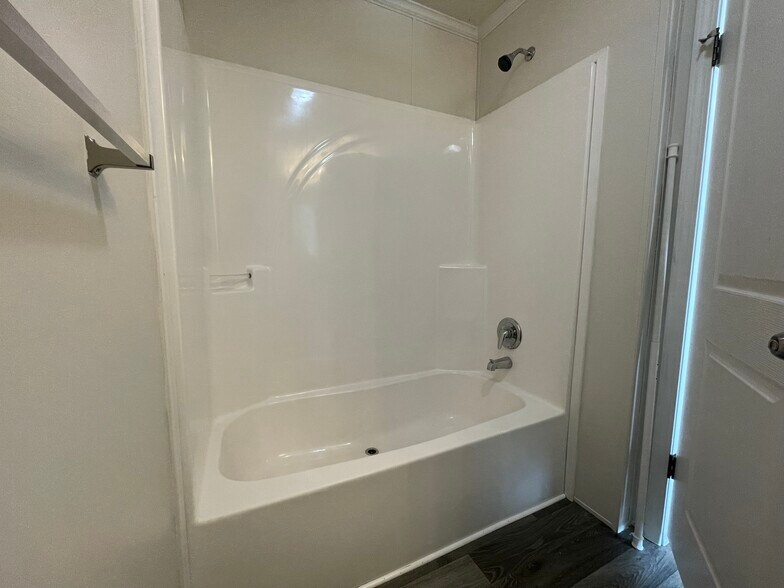 Building Photo - 16242 Frontenac Ave