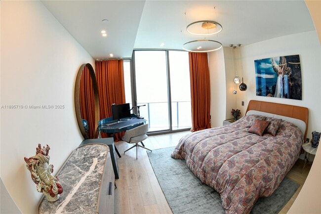 Building Photo - 15701 Collins Ave