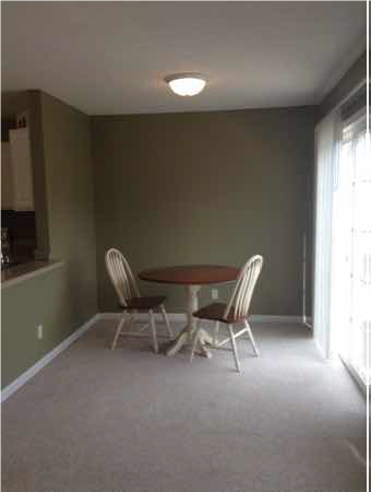 Building Photo - 3 bedroom, 2.5 bath Townhouse: Oaklawn Park!
