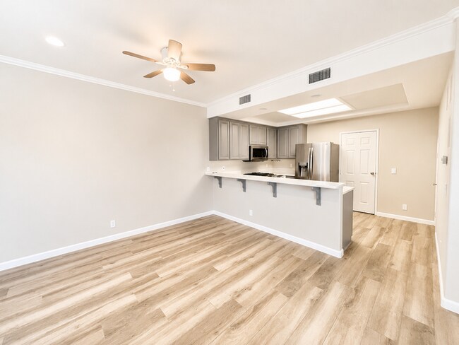 Building Photo - Coastal Living at It's Best! Pacific Beach Townhome with Incredible Rooftop Views!