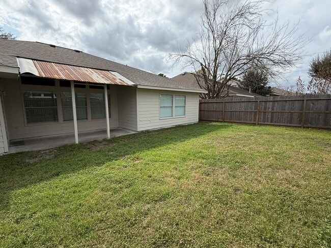 Building Photo - 10514 Encino Pass Trail