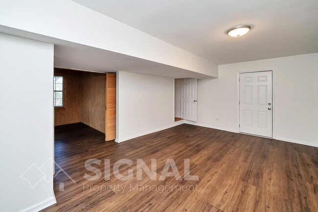 Building Photo - 924 Rich Rd