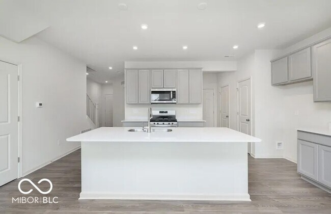 Building Photo - 3242 Arabian Ln