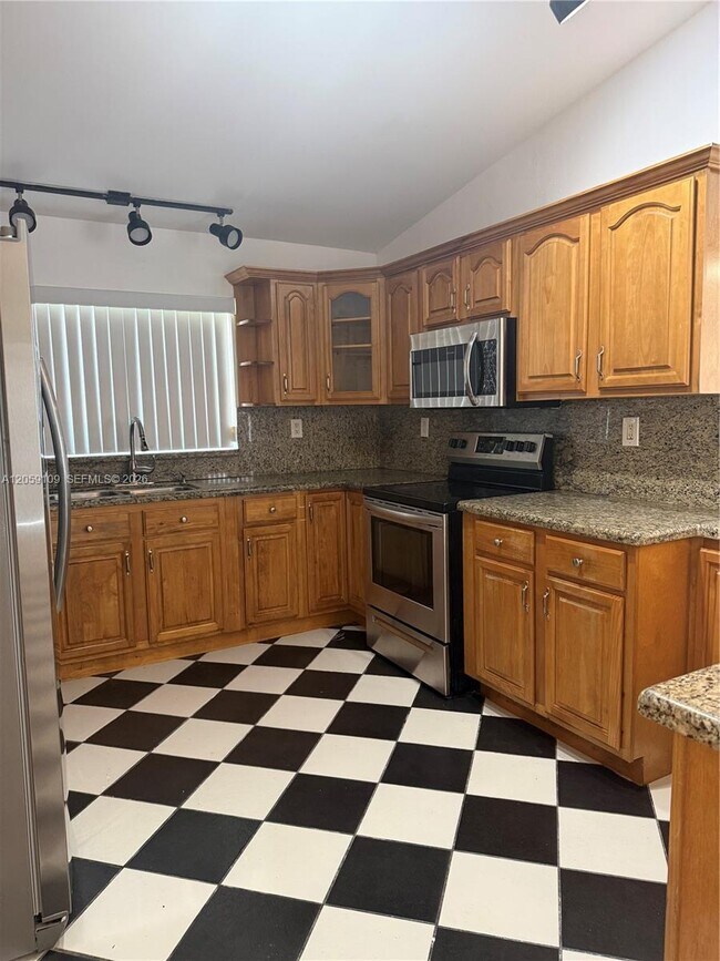 Building Photo - Southwest 79th Street, Miami, FL 33183 - 4 BR 2 BA single-family home