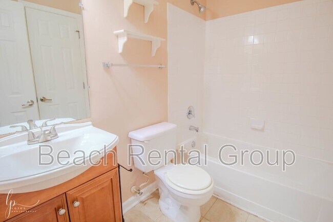 Building Photo - 3774 Hitchcock Way