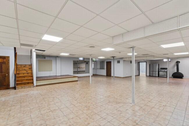 Building Photo - 501 Woodbine Rd
