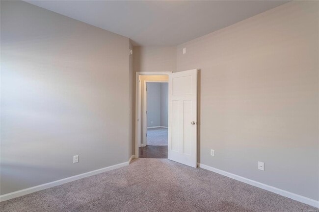 Building Photo - 9153 Autumnbrooke Way