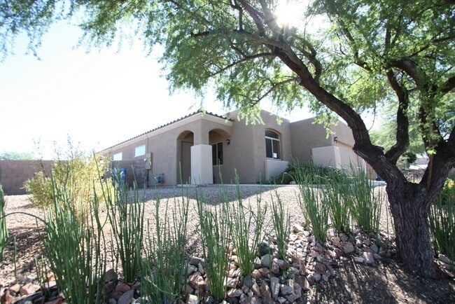 Primary Photo - 4 Bedroom Vail Single story with 2 car garage