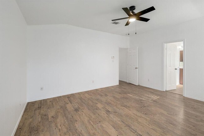 Building Photo - 1109 Fossil Cove