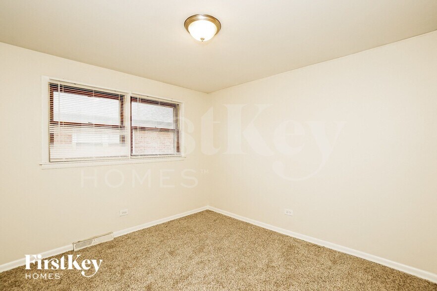 Building Photo - 671 Saginaw Ave