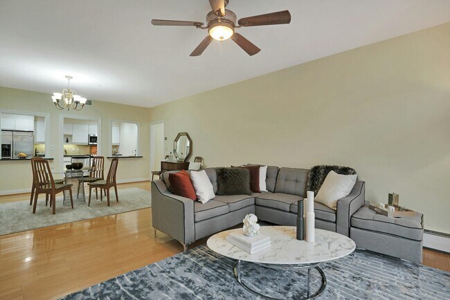 Building Photo - 207 Shearwater Ct W