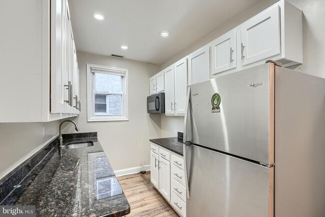 Building Photo - 8611 Flower Ave