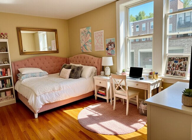 Building Photo - 76 Egmont St