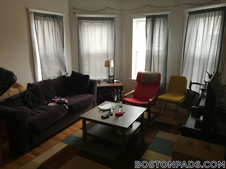 Building Photo - 376 Prospect St